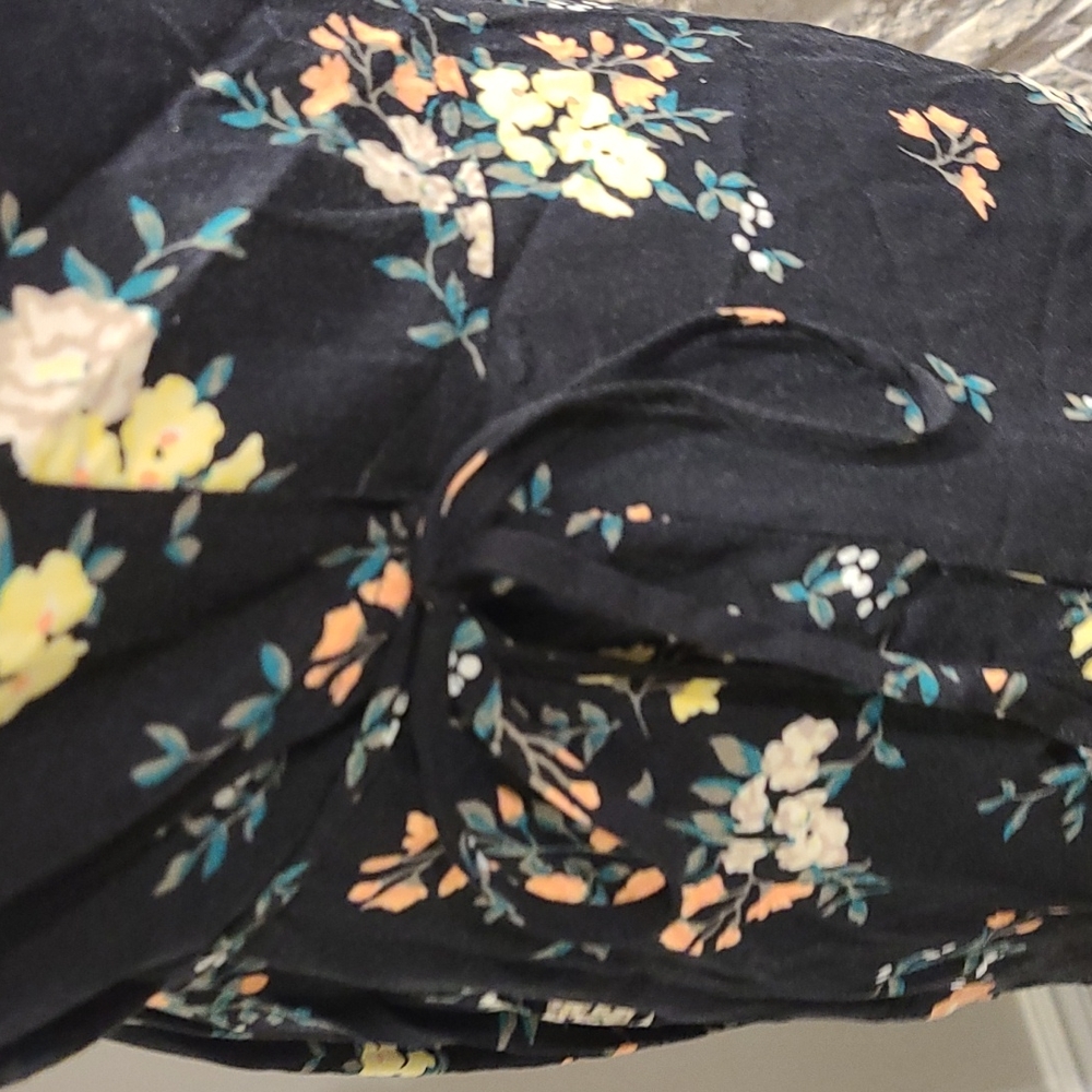 Apricot Floral wrap dress with ruffled front - Picture 6 of 8